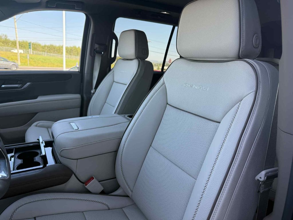 2025 GMC Yukon Denali in Grand Falls, New Brunswick - 15 - w1024h768px
