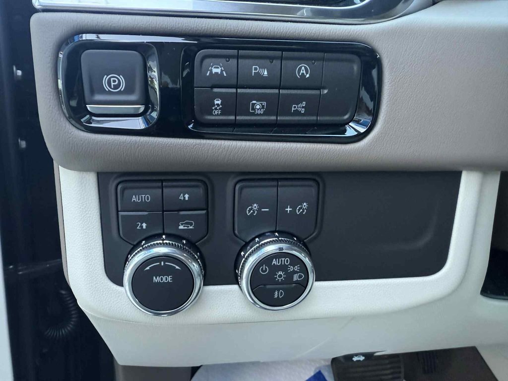 2025 GMC Yukon Denali in Grand Falls, New Brunswick - 12 - w1024h768px