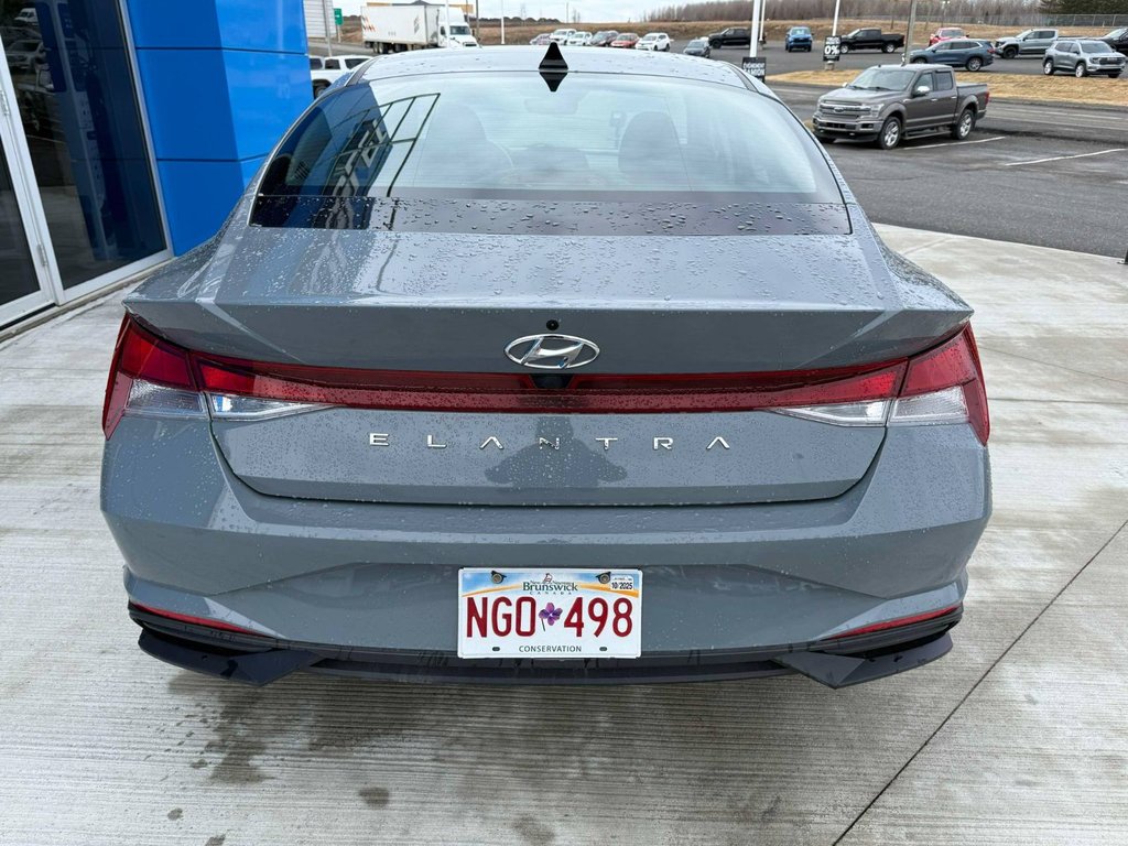 2022 Hyundai Elantra Preferred in Grand Falls, New Brunswick - 5 - w1024h768px