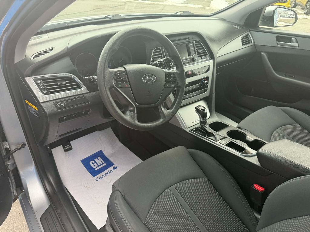 2016 Hyundai Sonata 2.4L GL in Grand Falls, New Brunswick - 9 - w1024h768px