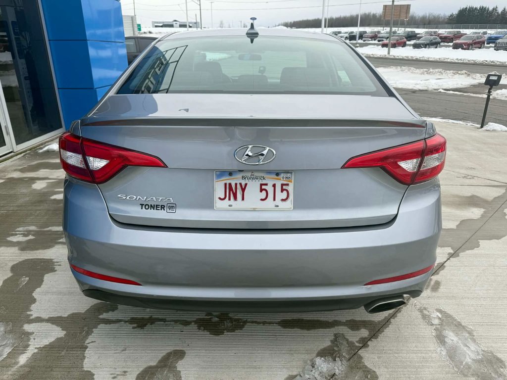 2016 Hyundai Sonata 2.4L GL in Grand Falls, New Brunswick - 7 - w1024h768px