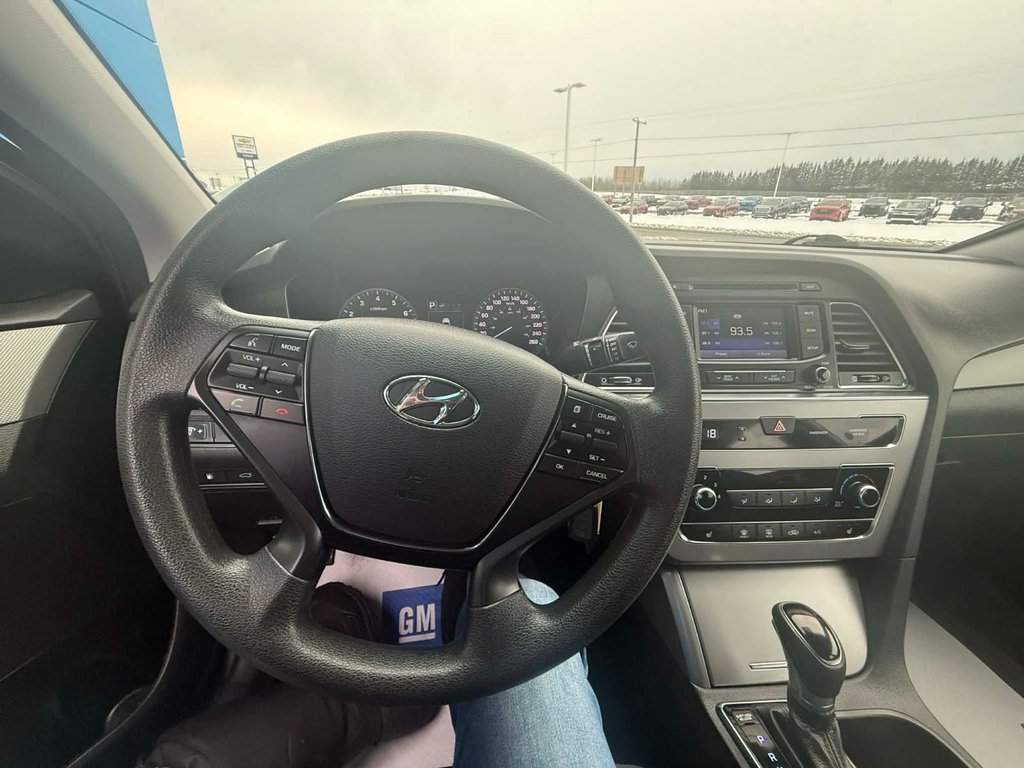 2016 Hyundai Sonata 2.4L GL in Grand Falls, New Brunswick - 15 - w1024h768px