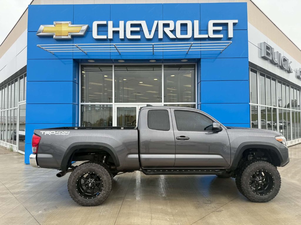 2017 Toyota Tacoma TRD in Grand Falls, New Brunswick - 4 - w1024h768px