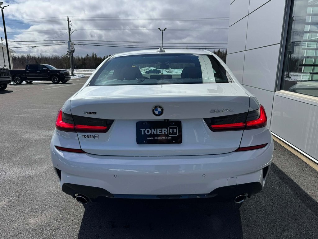 2021 BMW 3 Series 330e xDrive in Tracadie-Sheila, New Brunswick - 7 - w1024h768px