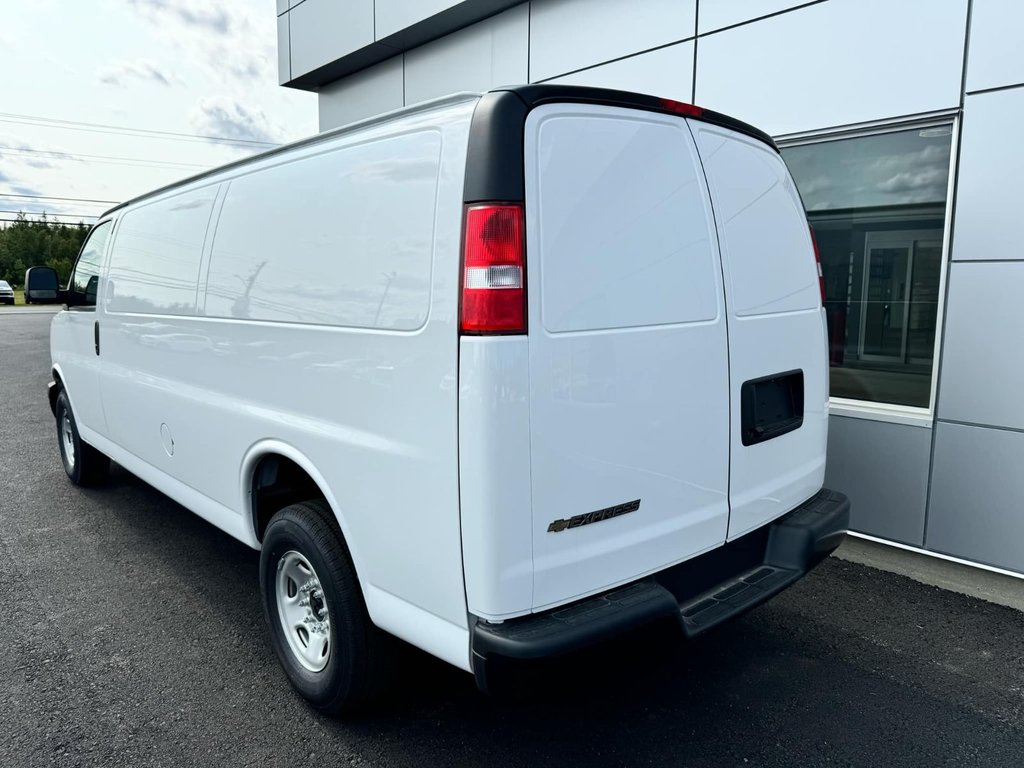 Express Cargo Van BASE 2024 à Tracadie-Sheila, Nouveau-Brunswick - 2 - w1024h768px