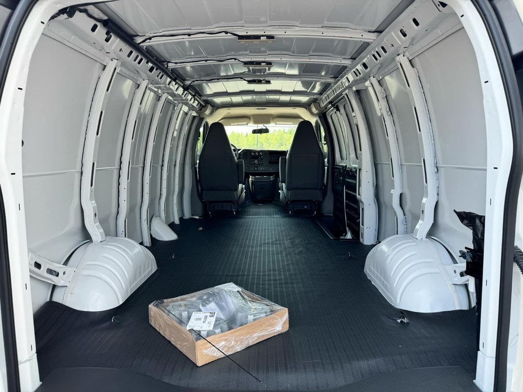 Express Cargo Van BASE 2024 à Tracadie-Sheila, Nouveau-Brunswick - 5 - w1024h768px