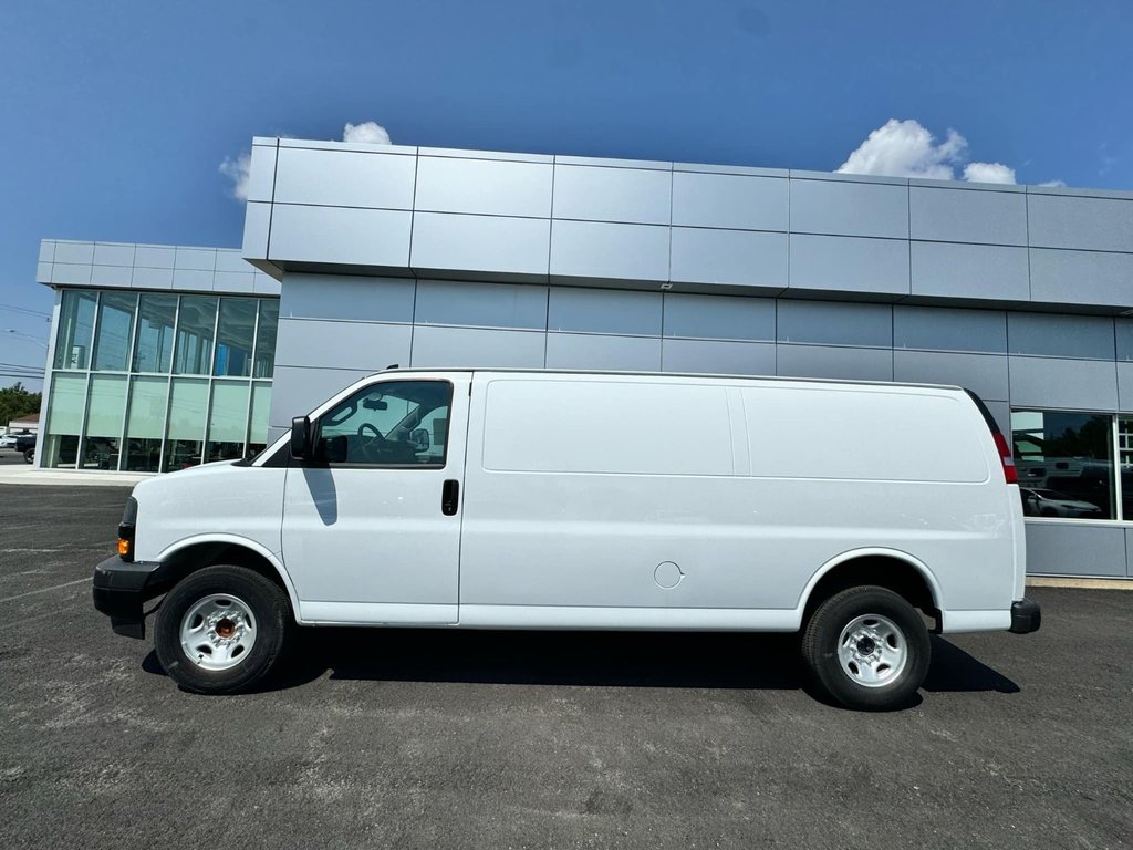 2024  Express Cargo Van BASE in Tracadie-Sheila, New Brunswick - 2 - w1024h768px