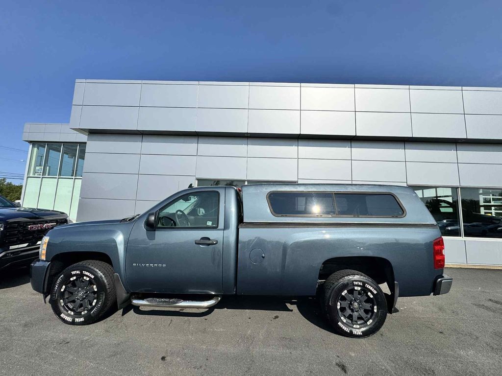 2011 Chevrolet Silverado 1500 WT in Tracadie-Sheila, New Brunswick - 3 - w1024h768px