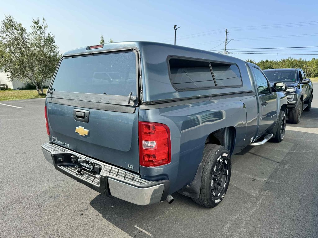 2011 Chevrolet Silverado 1500 WT in Tracadie-Sheila, New Brunswick - 2 - w1024h768px