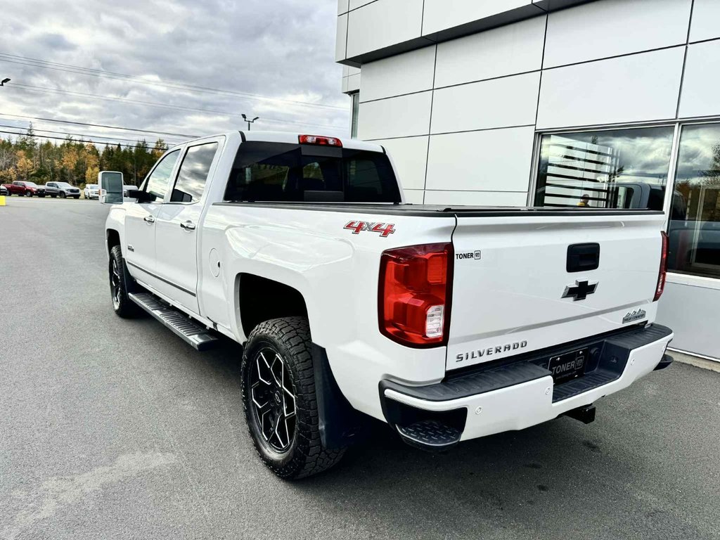 2017 Chevrolet Silverado 1500 High Country in Tracadie-Sheila, New Brunswick - 5 - w1024h768px
