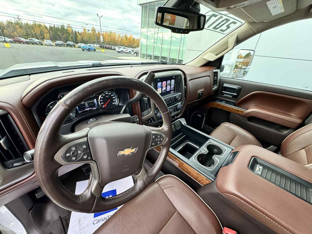 2017 Chevrolet Silverado 1500 High Country in Tracadie-Sheila, New Brunswick - 7 - w1024h768px