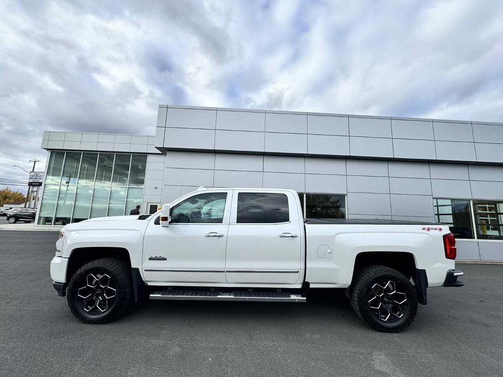 2017 Chevrolet Silverado 1500 High Country in Tracadie-Sheila, New Brunswick - 2 - w1024h768px