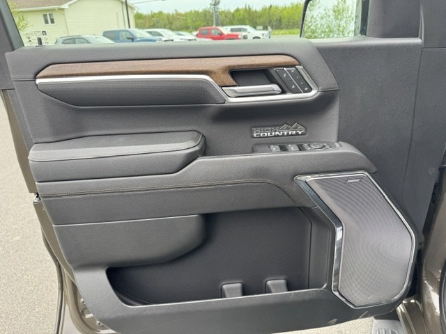 Chevrolet Silverado 1500 High Country 2023 à Tracadie-Sheila, Nouveau-Brunswick - 9 - w1024h768px