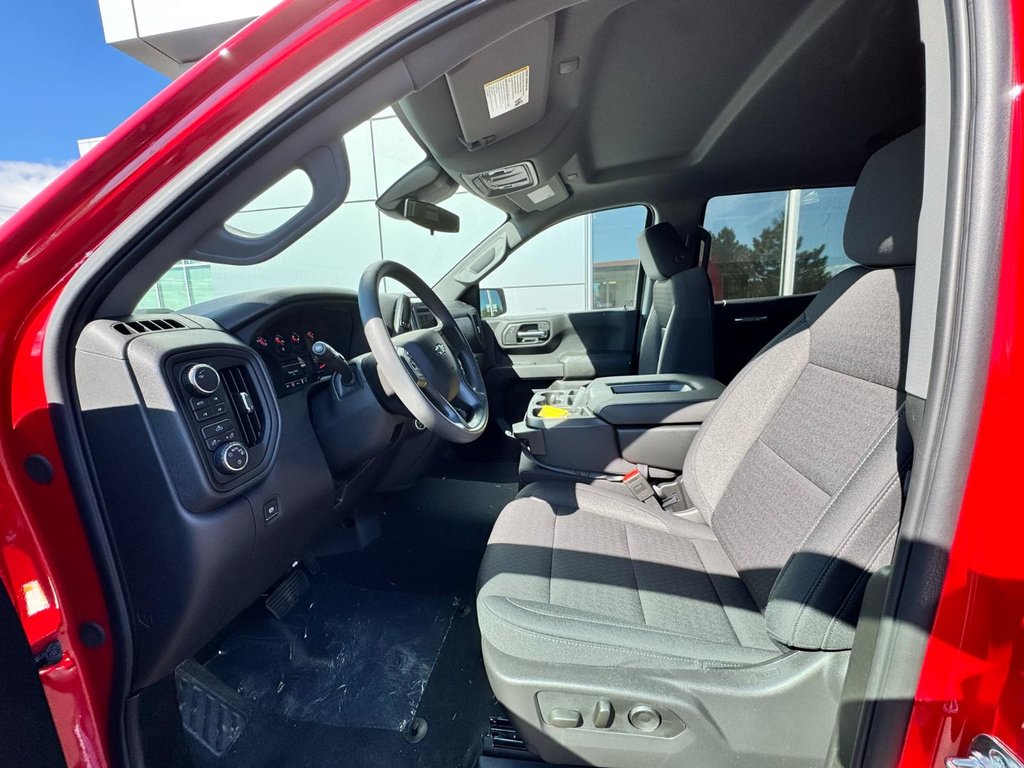 2025  Silverado 1500 CUSTOM TRAIL BOSS in Tracadie-Sheila, New Brunswick - 4 - w1024h768px