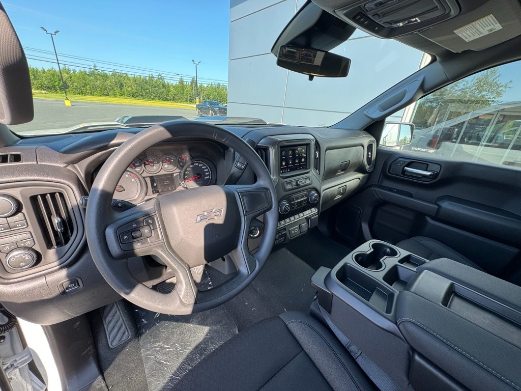 Chevrolet Silverado 1500 Custom Trail Boss 2026 à Tracadie-Sheila, Nouveau-Brunswick - 5 - w1024h768px