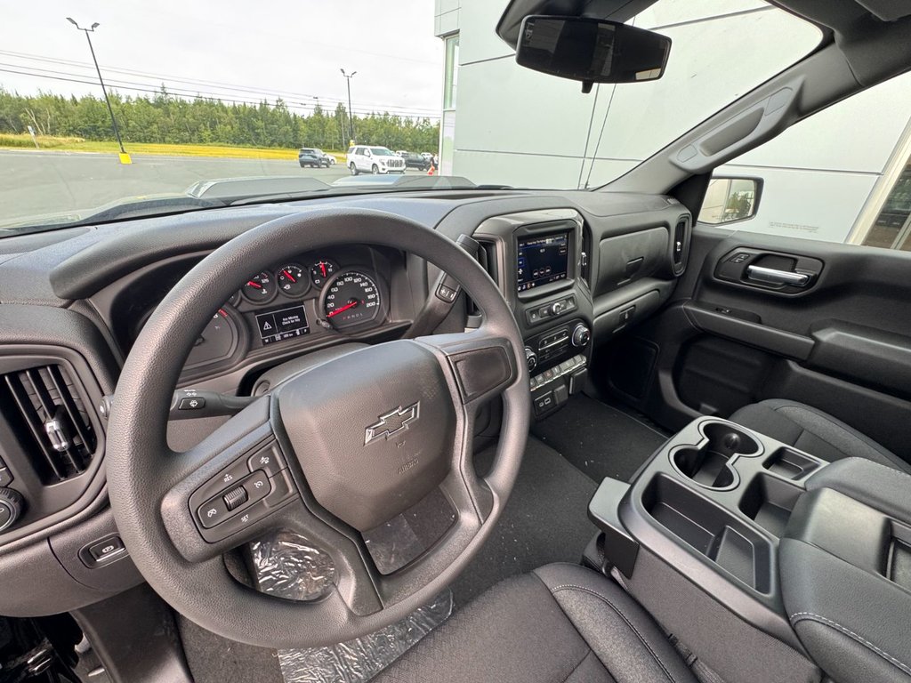 Chevrolet Silverado 1500 Custom Trail Boss 2026 à Tracadie-Sheila, Nouveau-Brunswick - 5 - w1024h768px