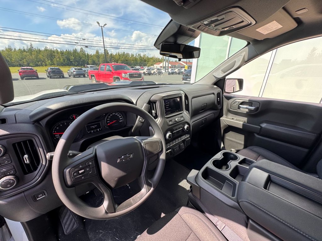 Chevrolet Silverado 1500 Custom Trail Boss 2026 à Tracadie-Sheila, Nouveau-Brunswick - 4 - w1024h768px