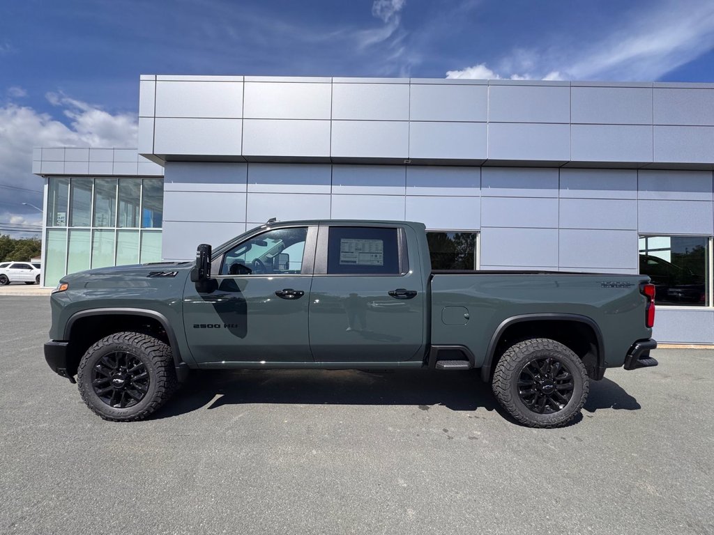 Chevrolet Silverado 2500 HD LT 2026 à Tracadie-Sheila, Nouveau-Brunswick - 2 - w1024h768px
