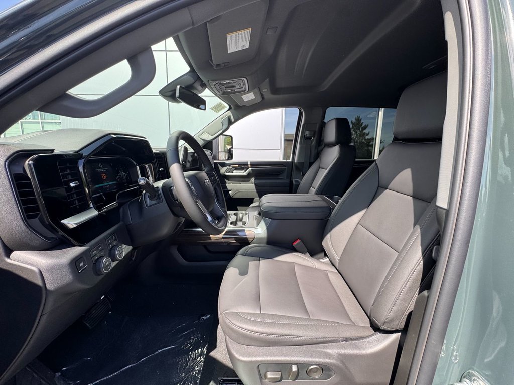 Chevrolet Silverado 2500 HD LT 2026 à Tracadie-Sheila, Nouveau-Brunswick - 5 - w1024h768px