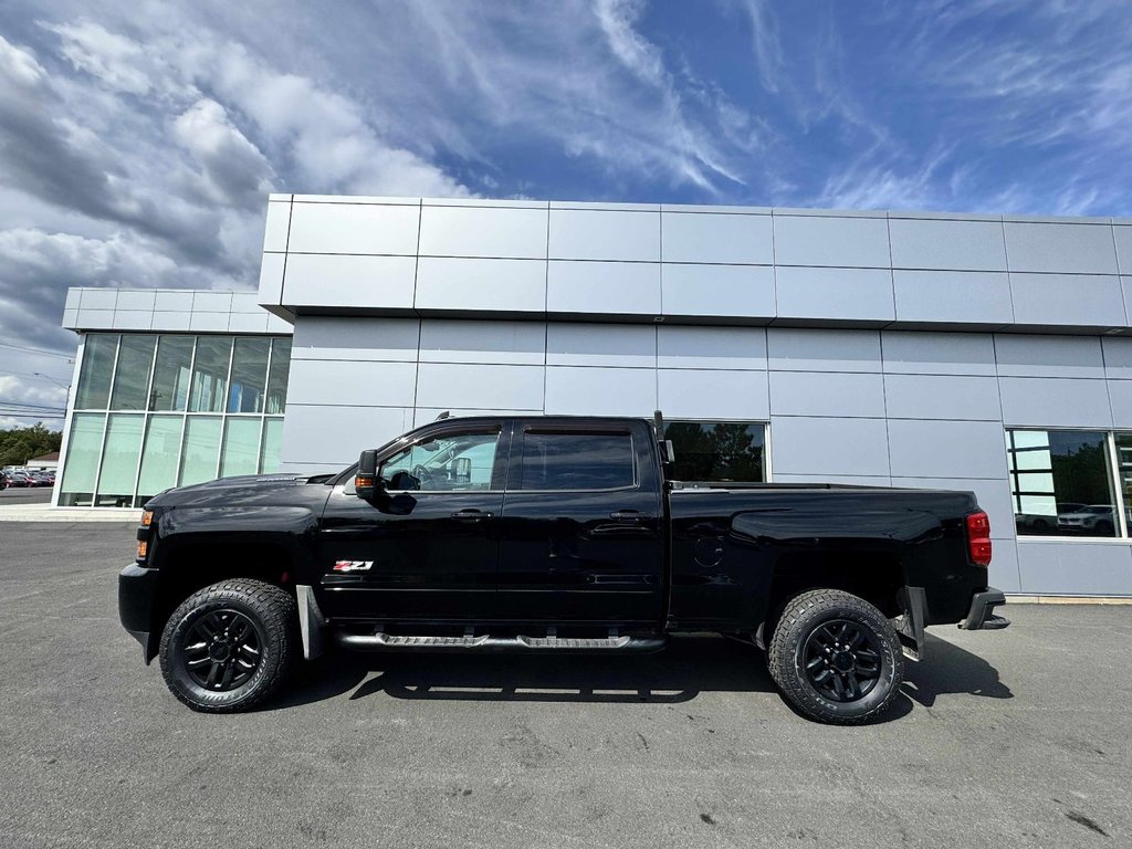 Chevrolet Silverado 2500HD LTZ 2018 à Tracadie-Sheila, Nouveau-Brunswick - 2 - w1024h768px