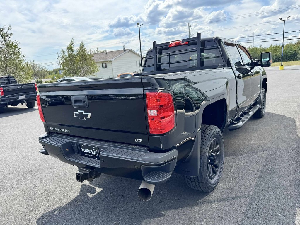 Chevrolet Silverado 2500HD LTZ 2018 à Tracadie-Sheila, Nouveau-Brunswick - 5 - w1024h768px
