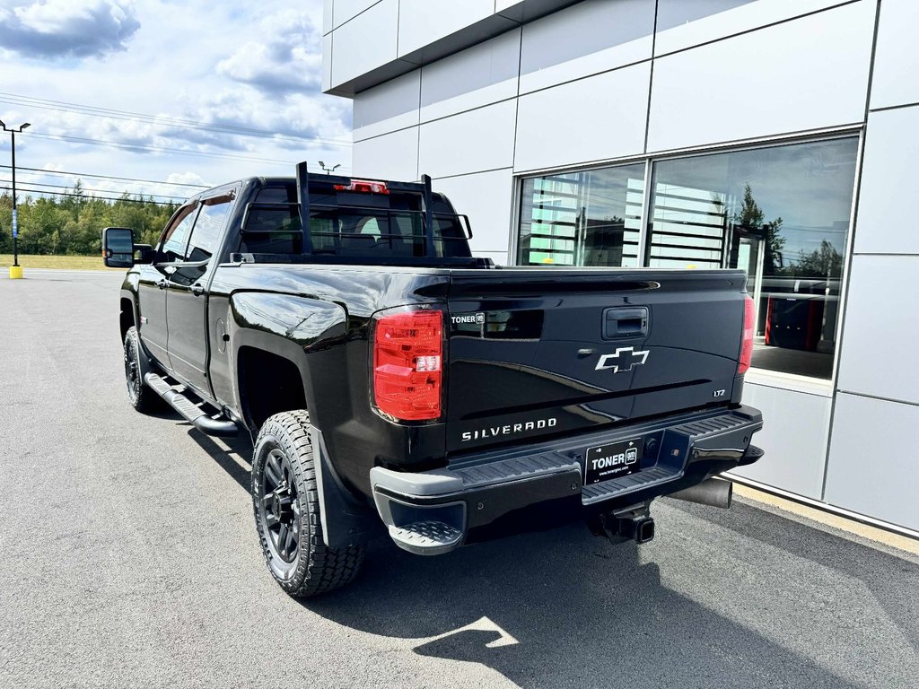 Chevrolet Silverado 2500HD LTZ 2018 à Tracadie-Sheila, Nouveau-Brunswick - 3 - w1024h768px