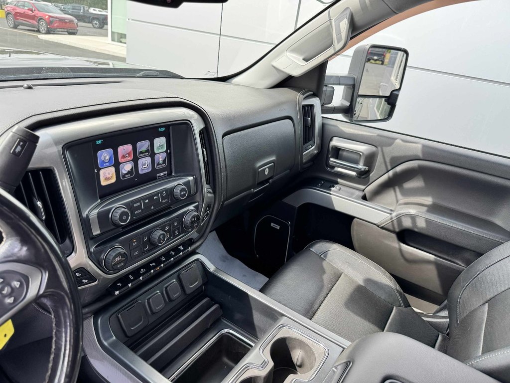 Chevrolet Silverado 2500HD LTZ 2018 à Tracadie-Sheila, Nouveau-Brunswick - 8 - w1024h768px