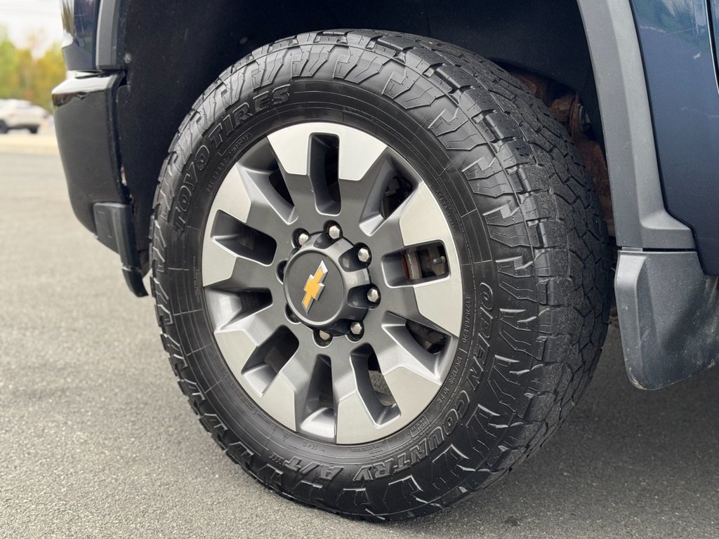 2021 Chevrolet Silverado 2500HD Custom in Tracadie-Sheila, New Brunswick - 8 - w1024h768px