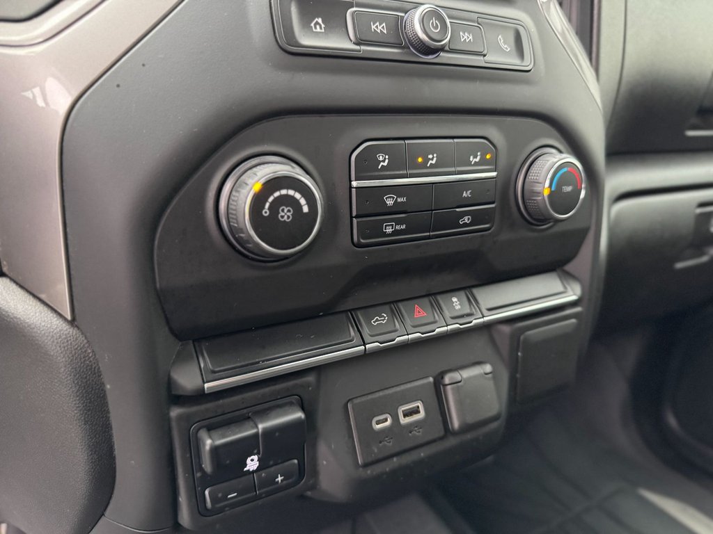 2021 Chevrolet Silverado 2500HD Custom in Tracadie-Sheila, New Brunswick - 15 - w1024h768px
