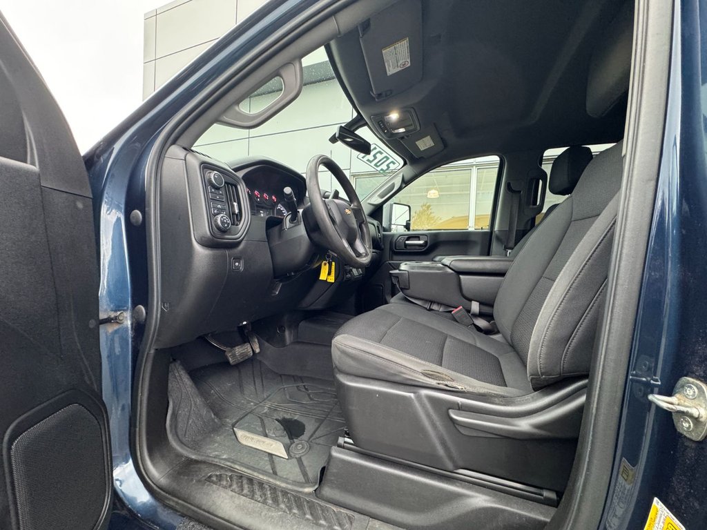 2021 Chevrolet Silverado 2500HD Custom in Tracadie-Sheila, New Brunswick - 10 - w1024h768px