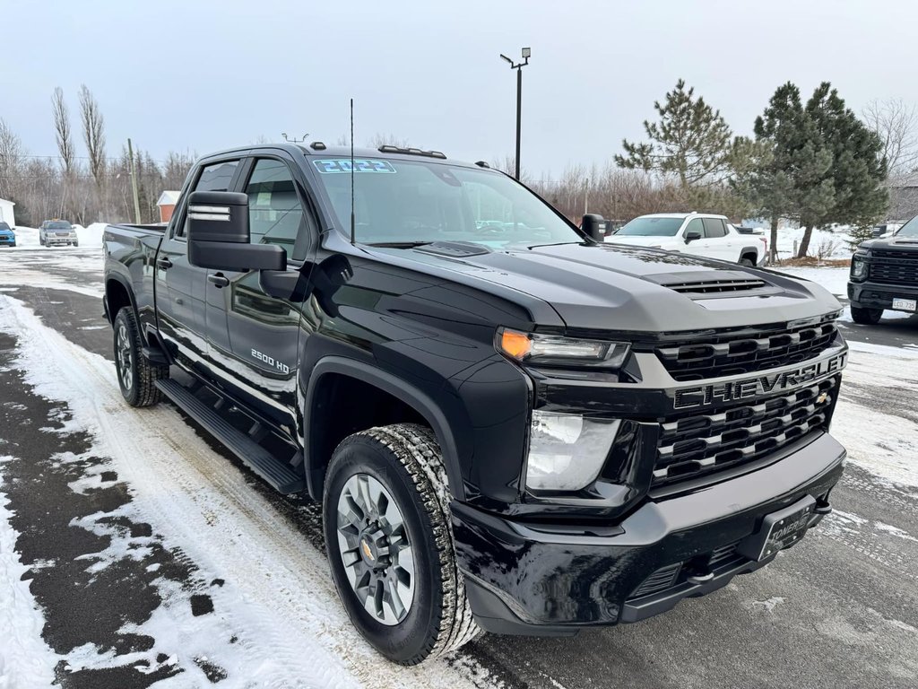 Chevrolet Silverado 2500HD Custom 2022 à Tracadie-Sheila, Nouveau-Brunswick - 2 - w1024h768px