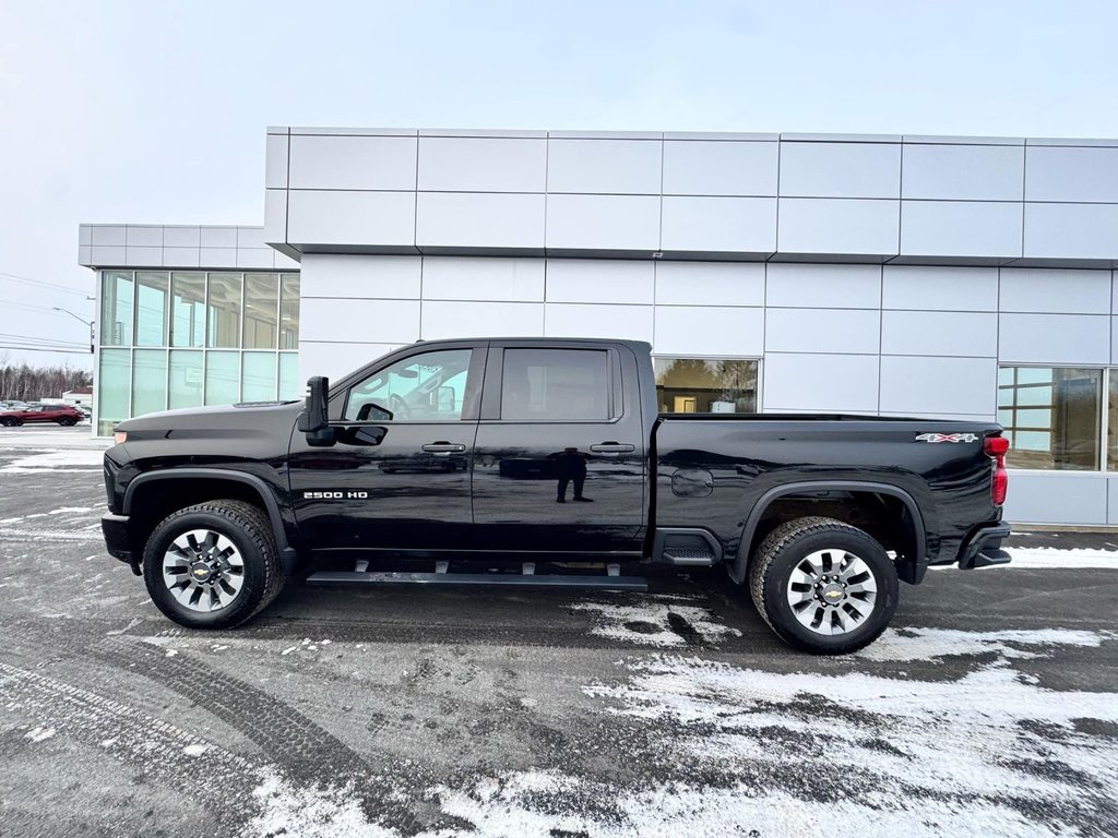 Chevrolet Silverado 2500HD Custom 2022 à Tracadie-Sheila, Nouveau-Brunswick - 3 - w1024h768px