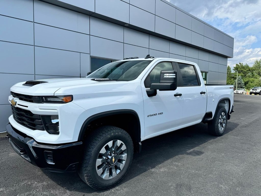 SILVERADO 2500 HD CUSTOM 2024 à Tracadie-Sheila, Nouveau-Brunswick - 1 - w1024h768px