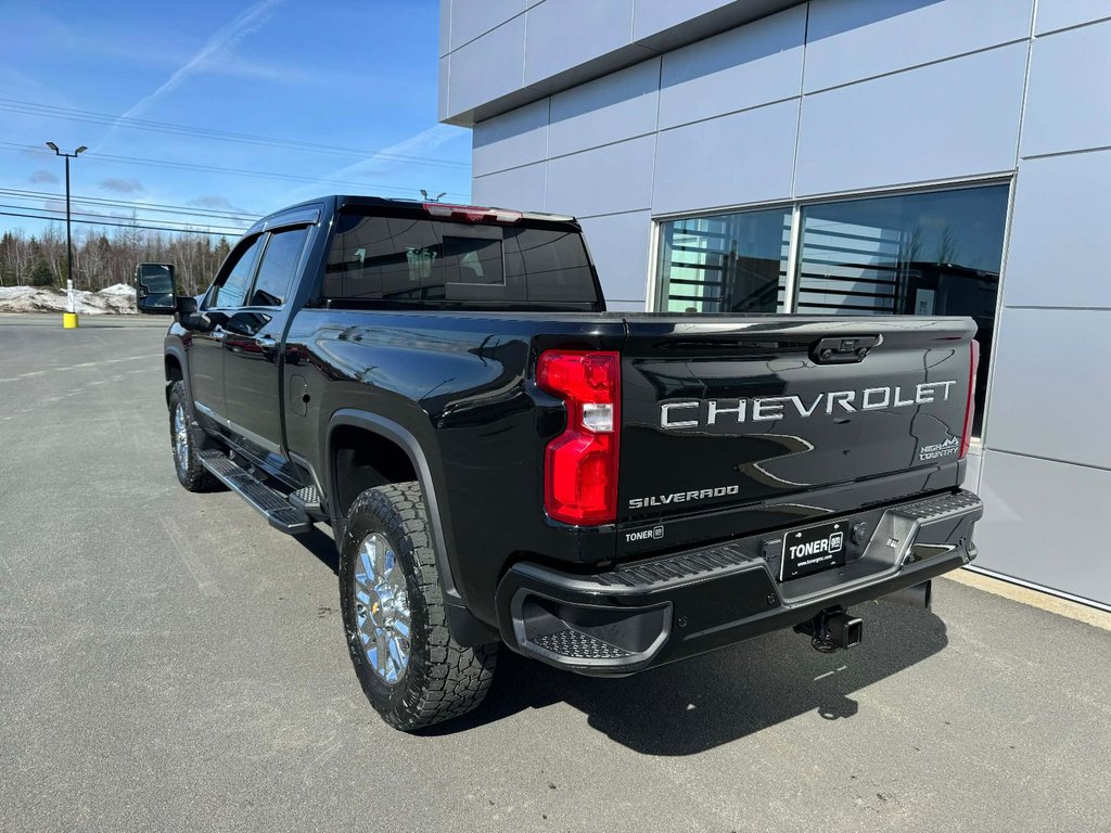 Chevrolet Silverado 2500HD High Country 2024 à Tracadie-Sheila, Nouveau-Brunswick - 4 - w1024h768px