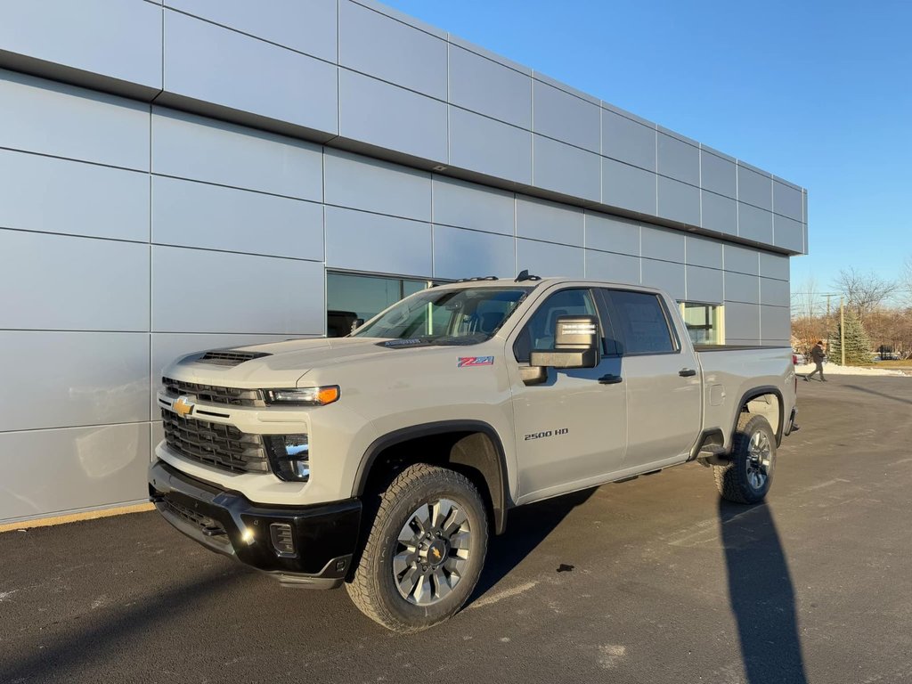 2025  Silverado 2500HD CUSTOM in Tracadie-Sheila, New Brunswick - 1 - w1024h768px