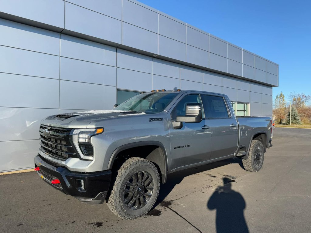 2025  Silverado 2500 4WD LTZ CREW in Tracadie-Sheila, New Brunswick - 1 - w1024h768px