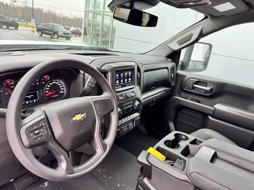 Silverado 2500HD 4WD CUSTOM CREW 2025 à Tracadie-Sheila, Nouveau-Brunswick - 4 - w1024h768px