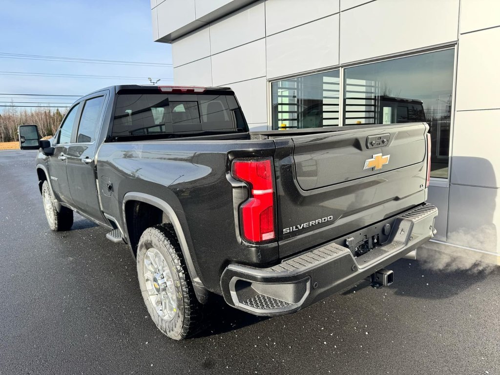 2025  Silverado 2500 4WD LT CREW in Tracadie-Sheila, New Brunswick - 3 - w1024h768px