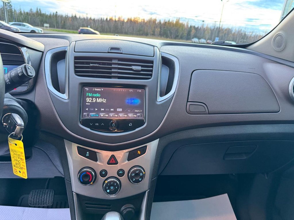 2015  Trax LT in Tracadie-Sheila, New Brunswick - 8 - w1024h768px