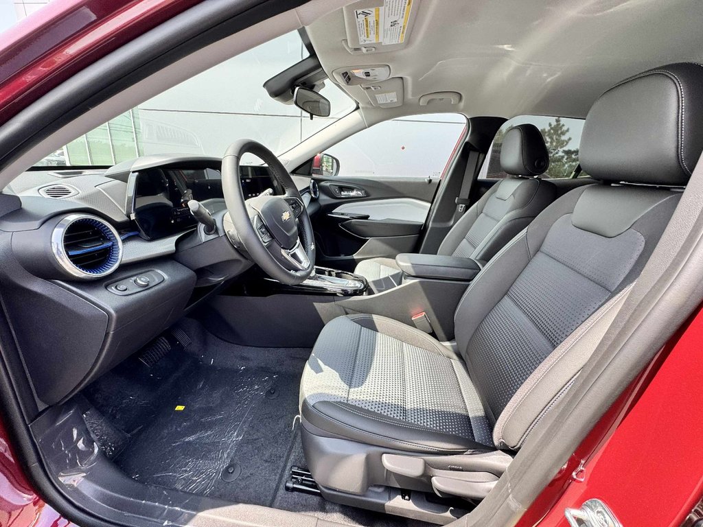 2025 Chevrolet Trax LT in Tracadie-Sheila, New Brunswick - 4 - w1024h768px