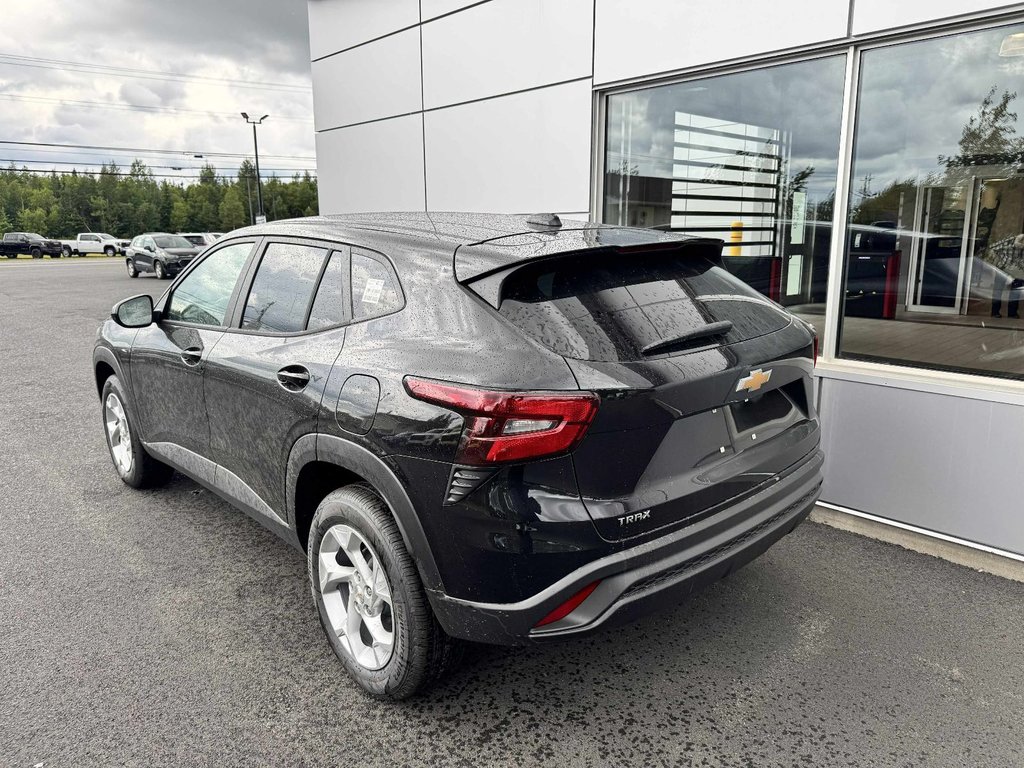 2025 Chevrolet Trax FWD LS in Tracadie-Sheila, New Brunswick - 3 - w1024h768px
