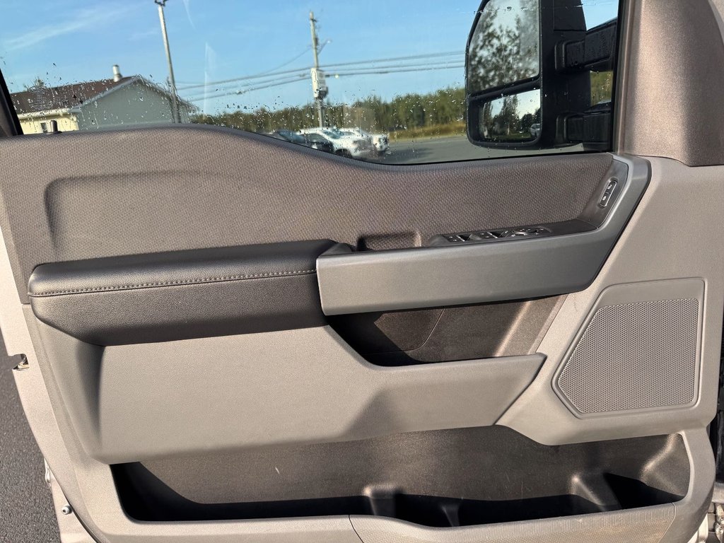 2023 Ford F-150 XLT in Tracadie-Sheila, New Brunswick - 11 - w1024h768px