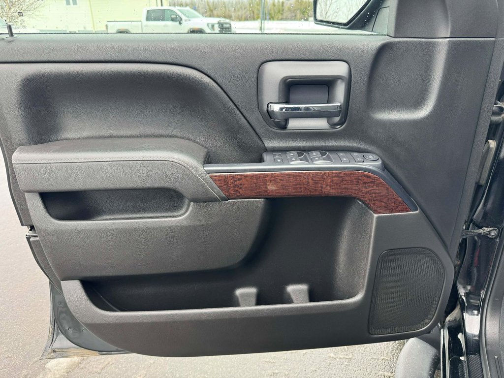 2016 GMC Sierra 1500 SLE in Tracadie-Sheila, New Brunswick - 16 - w1024h768px