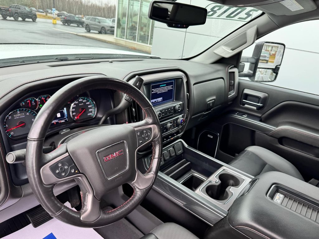 2018  Sierra 2500HD SLT in Tracadie-Sheila, New Brunswick - 10 - w1024h768px