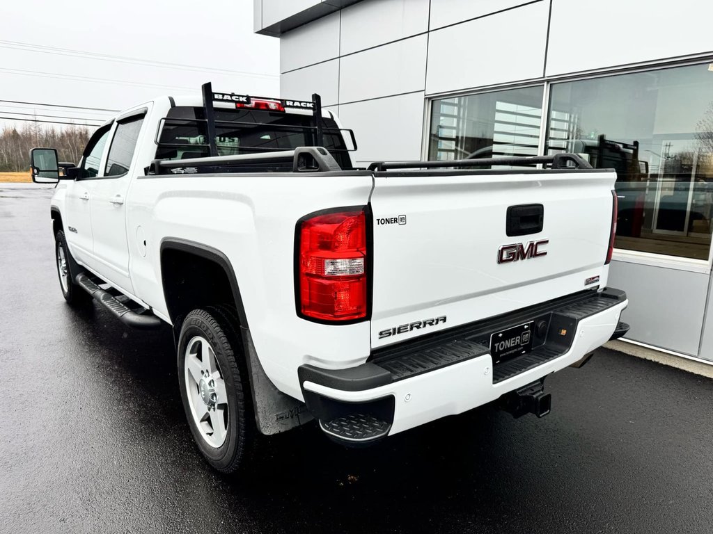 2018  Sierra 2500HD SLT in Tracadie-Sheila, New Brunswick - 3 - w1024h768px