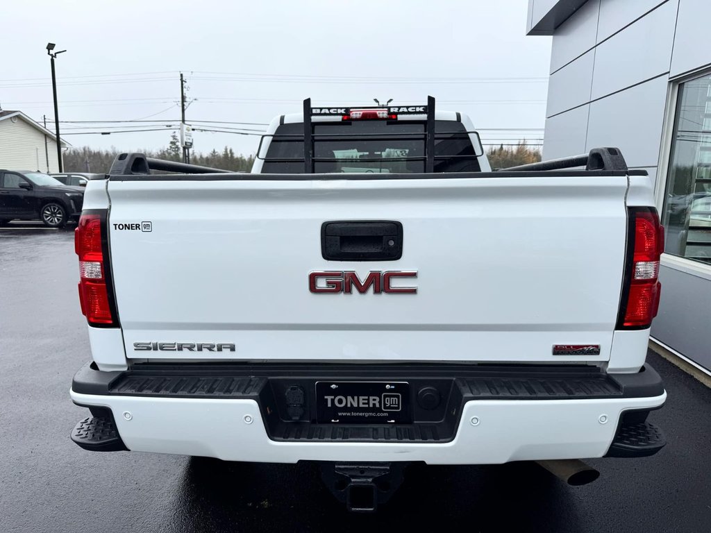 2018  Sierra 2500HD SLT in Tracadie-Sheila, New Brunswick - 5 - w1024h768px