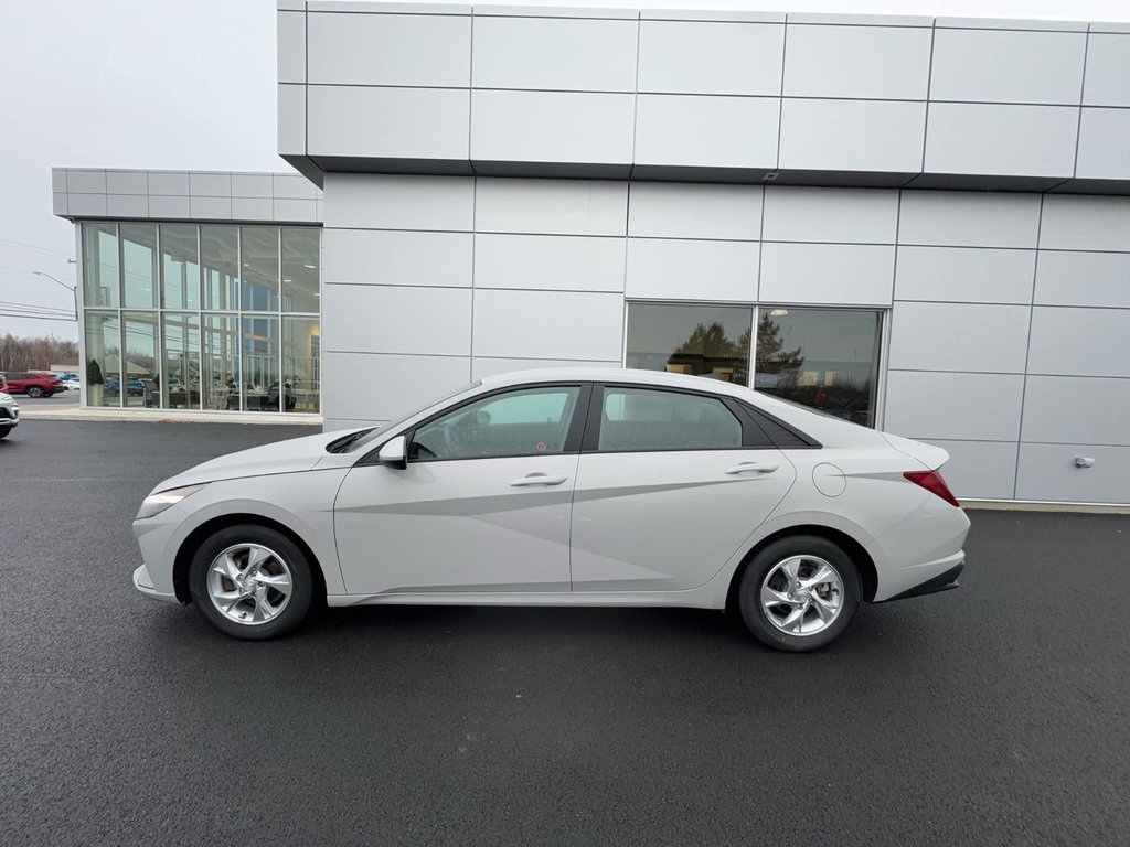 2023  Elantra Essential in Tracadie-Sheila, New Brunswick - 3 - w1024h768px