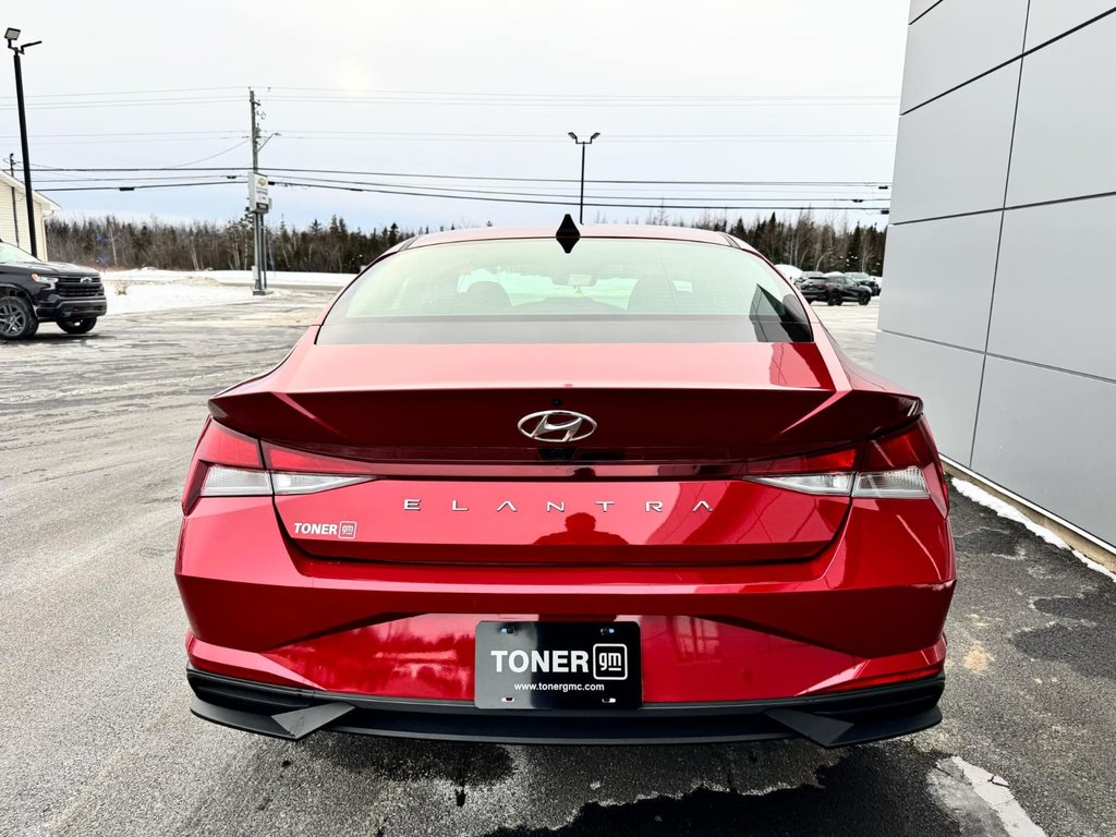 2023 Hyundai Elantra Preferred in Tracadie-Sheila, New Brunswick - 2 - w1024h768px