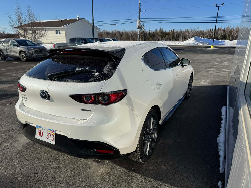 2021 Mazda Mazda3 Sport Grand Touring photo 4