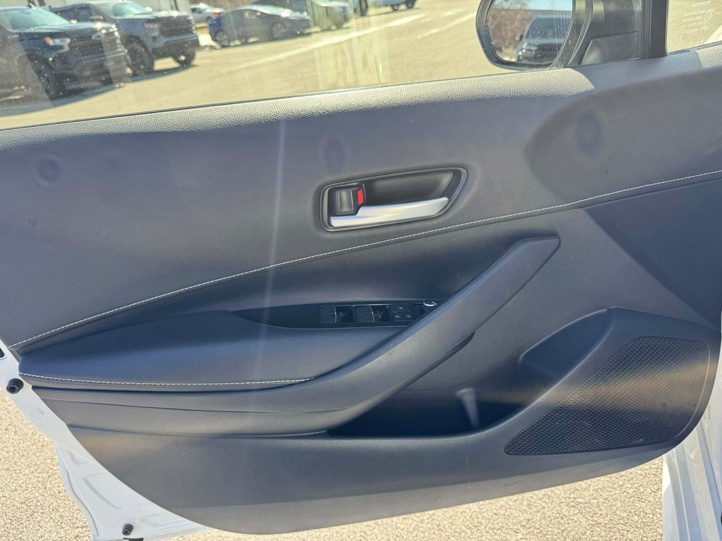 2020 Toyota Corolla Hatchback SE in Tracadie-Sheila, New Brunswick - 16 - w1024h768px